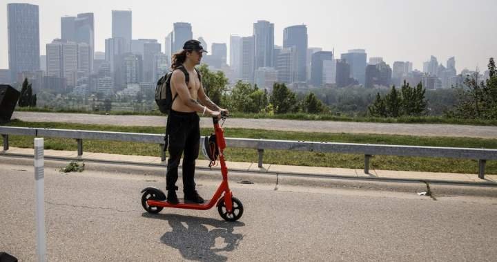 Read more about the article The number of wildfires in Alberta has dropped but air quality remains poor