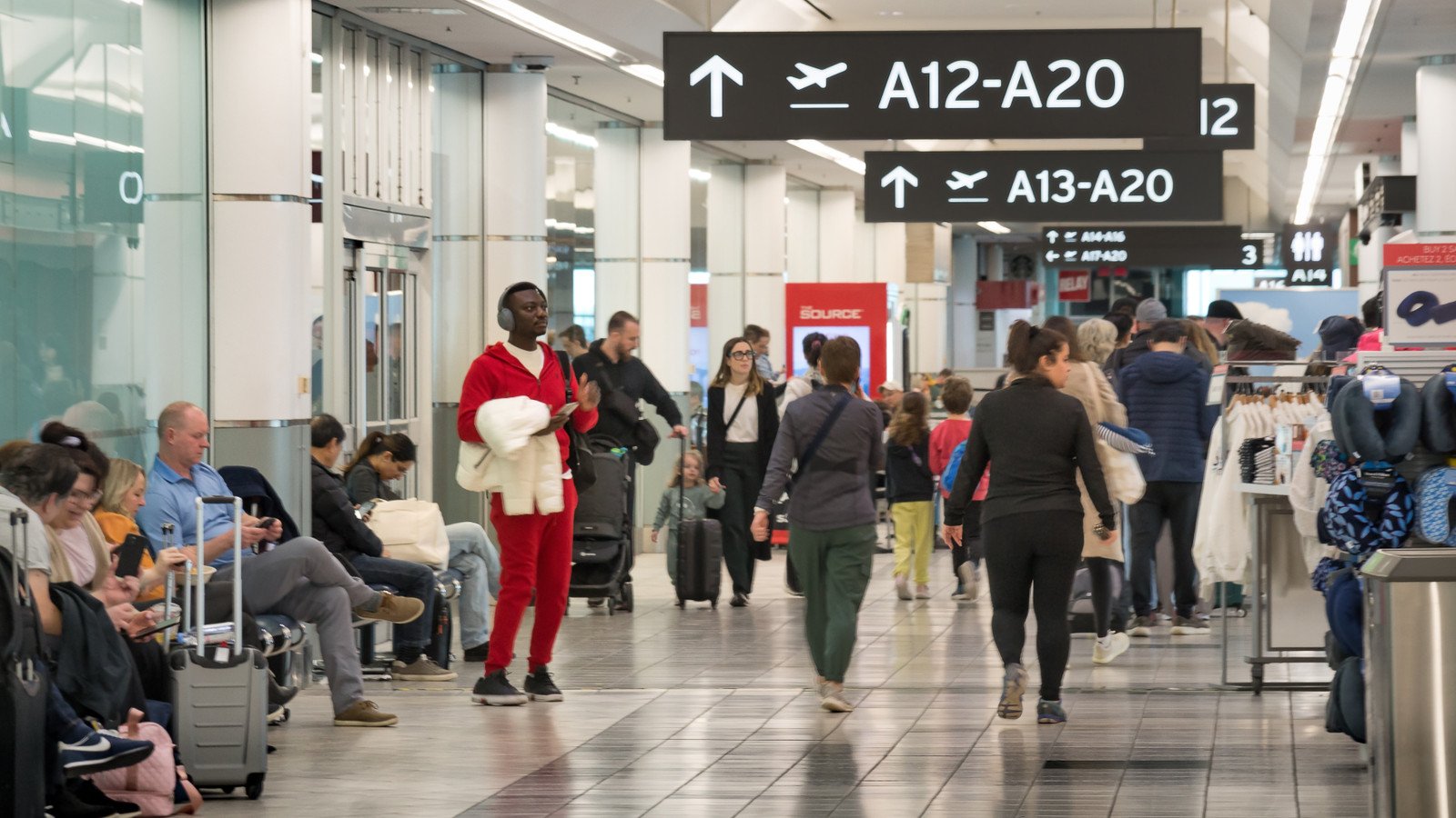 Read more about the article Canadian Government Sets Risky New Temporary Ban On Foreign Travelers To Battle Ebola Risk