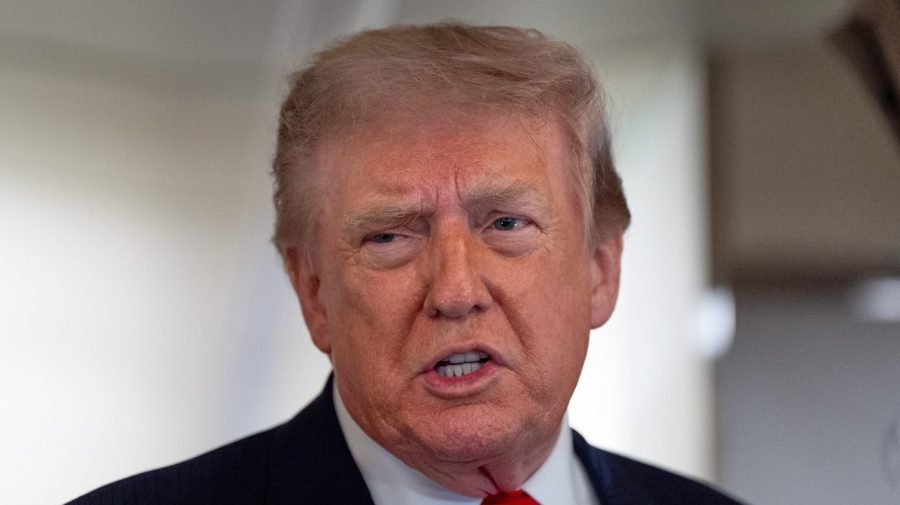 You are currently viewing Trump says SCOTUS ruling on tariffs and birthright citizenship costing country ‘trillions and trillions of dollars’