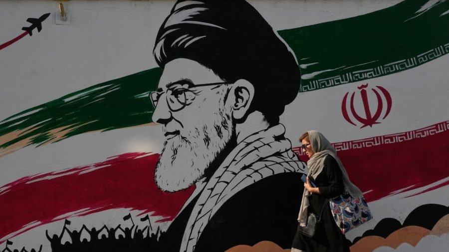 You are currently viewing Iran threatens to ‘punish the aggressor’ after US launches retaliatory strikes