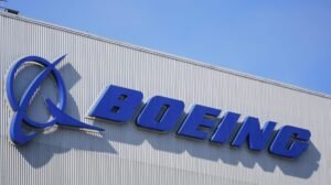 Read more about the article Boeing takes $280 million hit on troubled Air Force One program