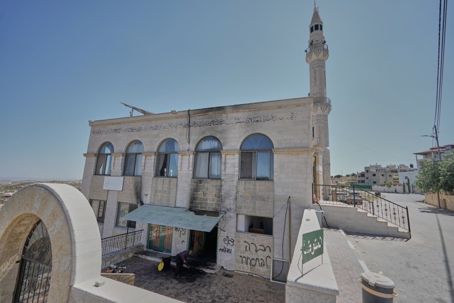 You are currently viewing Israel detains more than 70 in West Bank after deadly clashes