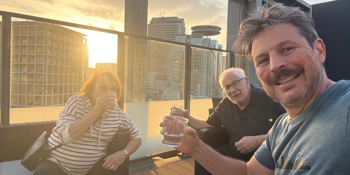 You are currently viewing I traveled abroad with my 78-year-old parents. It was tougher than traveling with toddlers — and I learned some lessons the hard way.