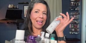 Read more about the article I’m trying to get hired at 52. As I job hunt, I’ve been hiding my grays and doing everything I can to appear younger.