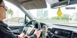 Read more about the article I was a loyal Lyft rider until I noticed it charged me more than my partner for the same trips