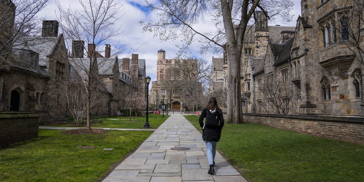 Read more about the article Students who attended 10 elite schools accused of price fixing are now getting payments from a $284 million settlement