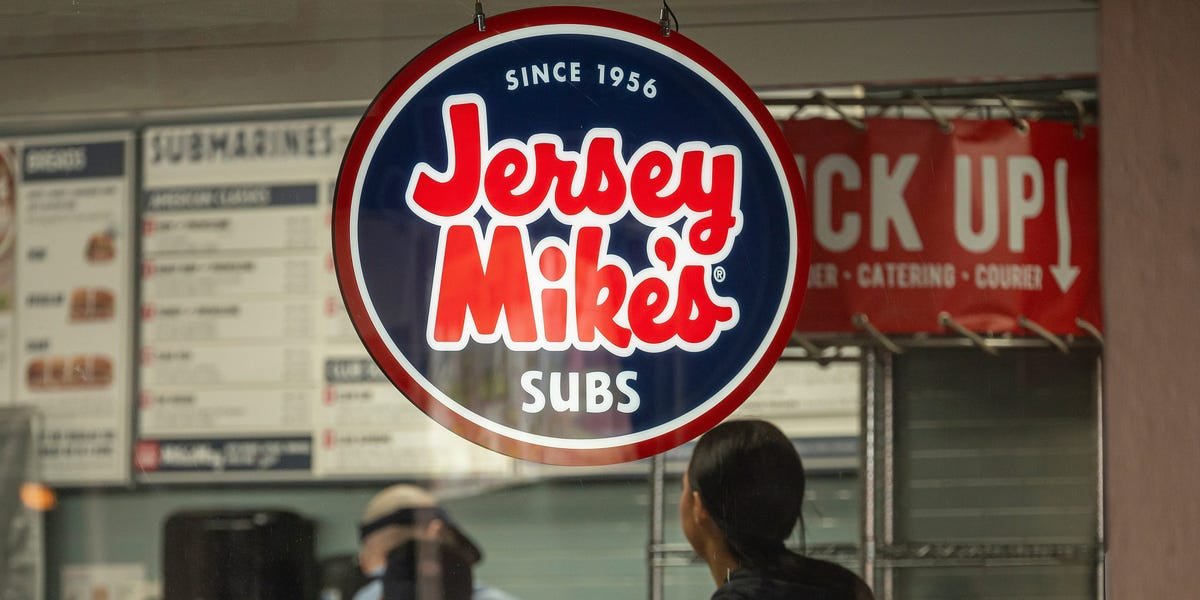 You are currently viewing Jersey Mike’s is going public. Here are 4 takeaways from its IPO filing, from a $41 million jet to big expansion plans