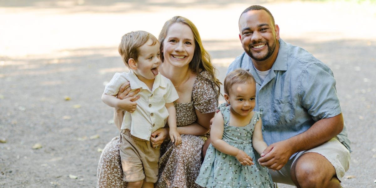 Read more about the article A millennial retired early by investing in real estate and one index fund. He explains why he likes owning both assets.