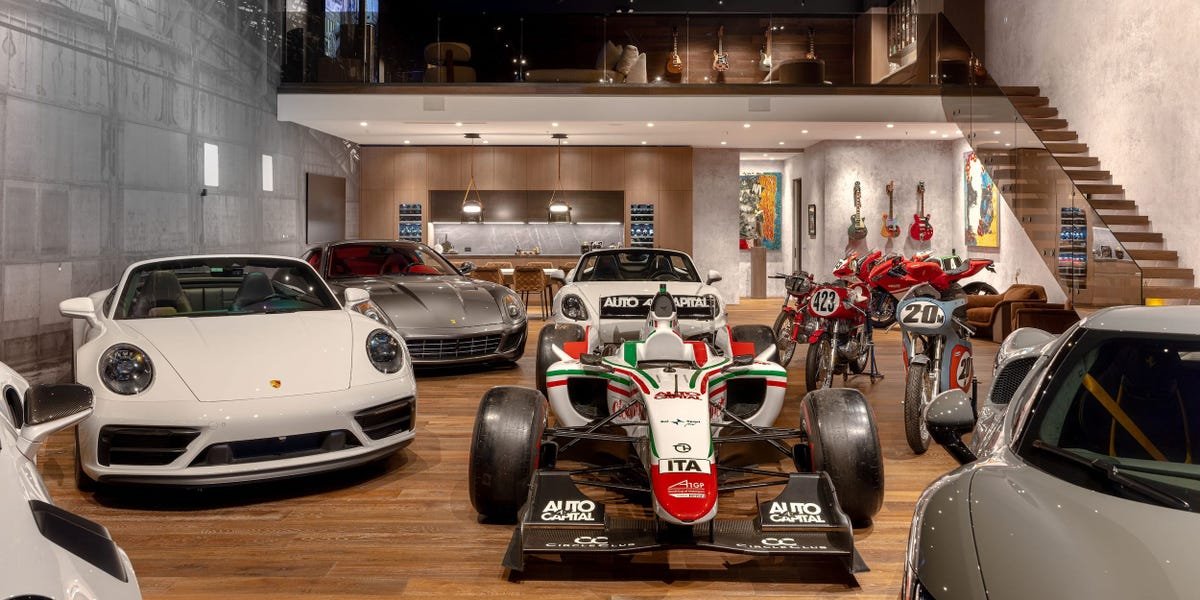 You are currently viewing Wealthy collectors are buying condos just for their cars