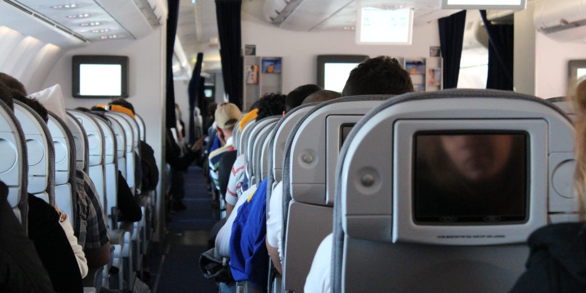 Read more about the article Phone calls on flights could soon be banned. Former flight attendants say it’s about more than manners.