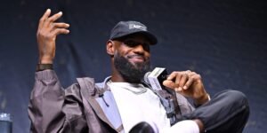Read more about the article LeBron James, 41, says athletes shouldn’t retire just because of age