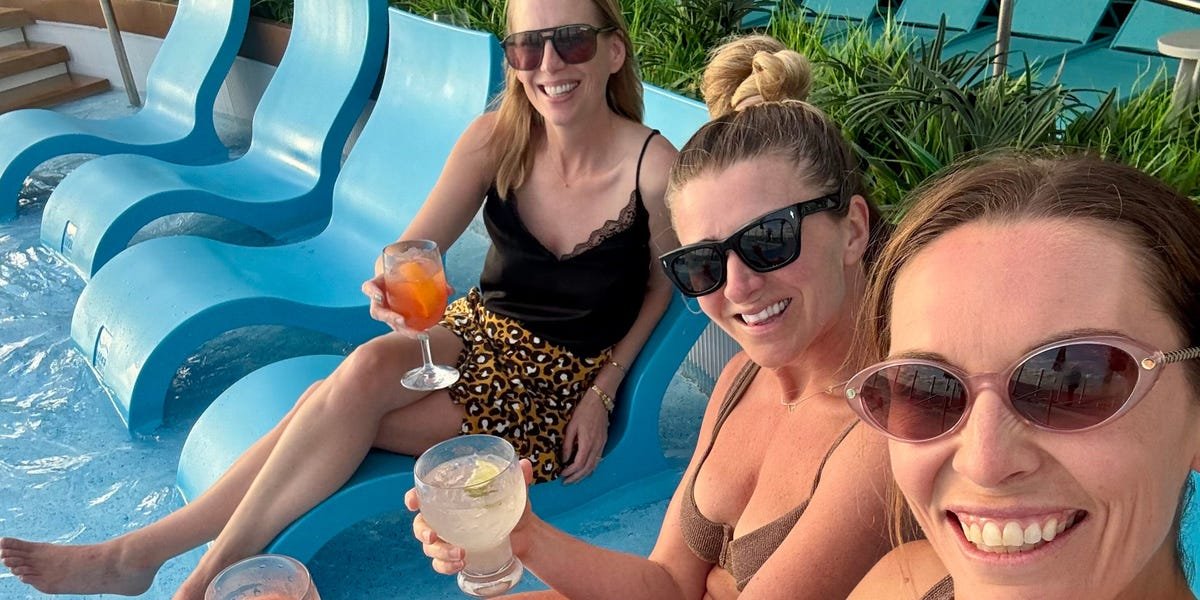 You are currently viewing 7 kids, 3 moms, and 1 giant cruise ship.  We finally booked a trip that felt like a real vacation.
