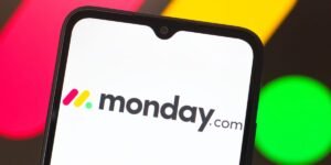 Read more about the article Monday.com plans 20% layoffs citing ‘AI-driven growth strategy’