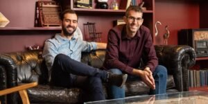Read more about the article Founders who sold their startup to Cisco raise $34 million to kill IT tickets. Read their new AI startup’s pitch deck.