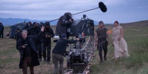 Read more about the article The best workplace lessons from the ‘Odyssey’ cast, from carrying your own armor to sharing credit