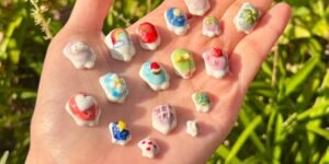 Read more about the article South Korean Gen Z’s answer to corporate despair: tiny turtle charms on phones