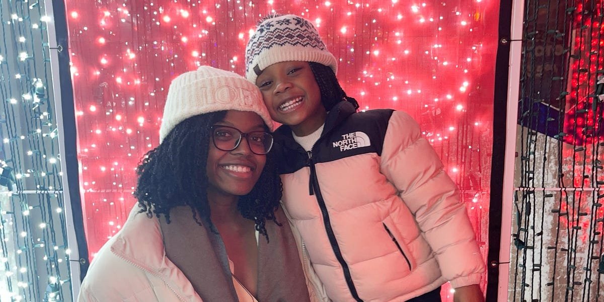 You are currently viewing After college, I moved in with my sister and niece to save money. It completely changed how I think about adulthood.