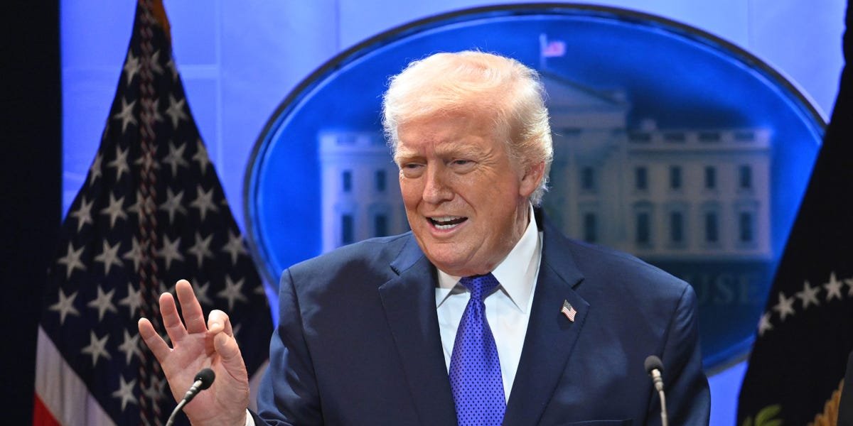 Read more about the article Trump finalizes new tariffs on dozens of countries