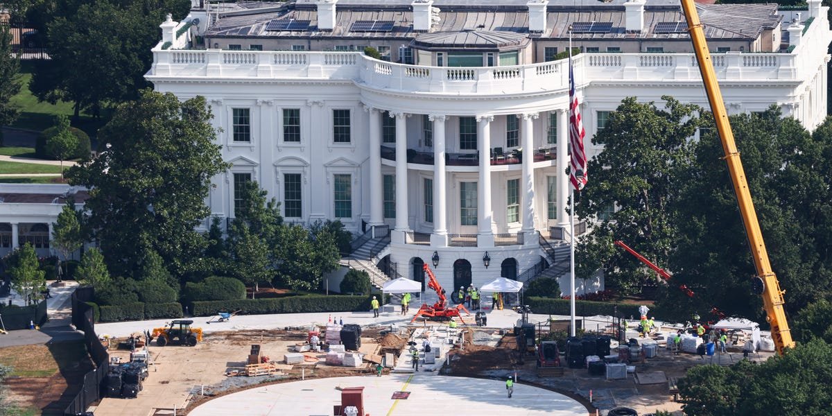 You are currently viewing The cost of running the White House, from staff salaries to subscription services
