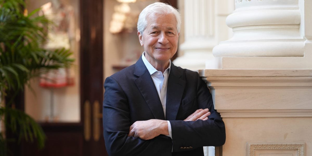 You are currently viewing Jamie Dimon said insecurity can ruin CEOs. Here’s how to spot a fragile ego hiding behind confidence.