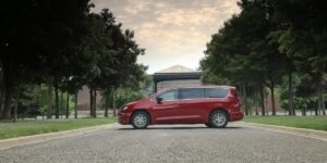 Read more about the article Automakers are entering their decluttering era