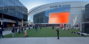 Read more about the article Y Combinator turned a sports arena into AI’s biggest pep rally