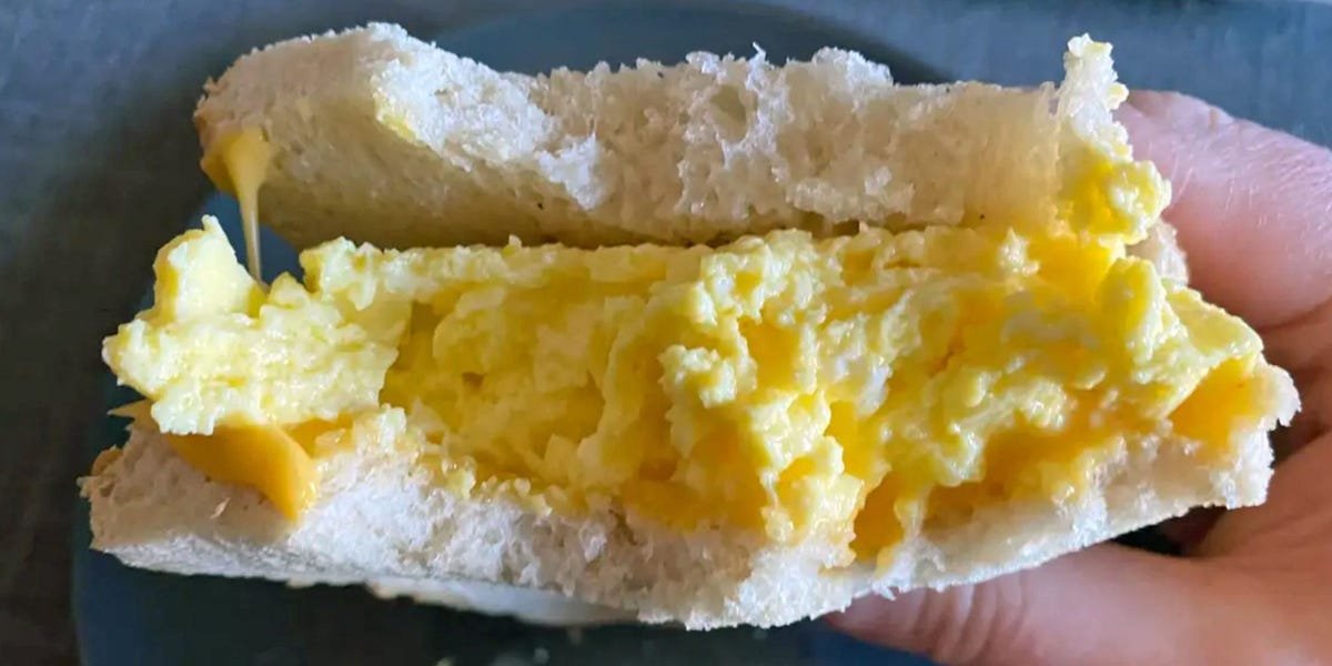 Read more about the article I tried the ‘whirlpool’ trick for making perfect scrambled eggs. Now, it’s my go-to method.