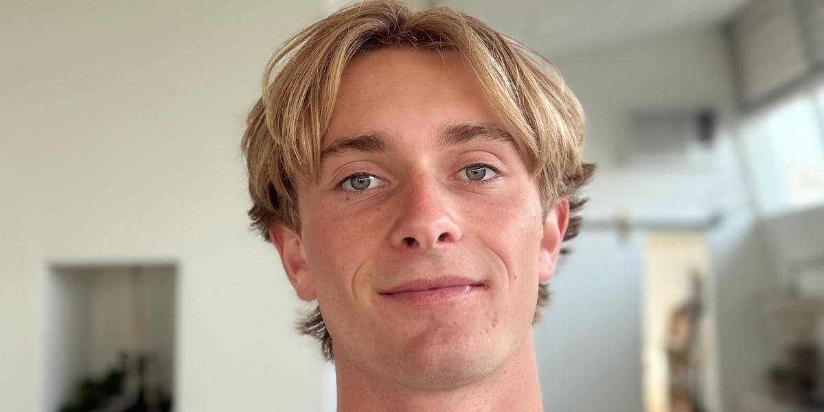 You are currently viewing I left college to be an AI content creator for older adults. Now I make six-figures a month from brand deals — here’s how.