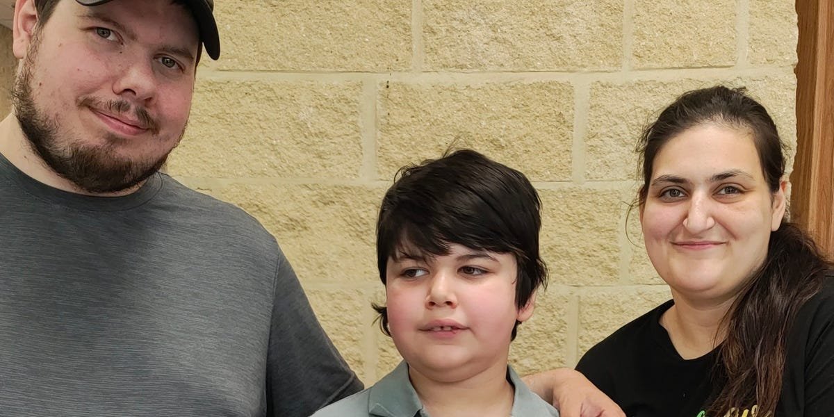 Read more about the article I make up to $1,000 a month doing people’s laundry in my house. The flexibility allows me to support my autistic son.
