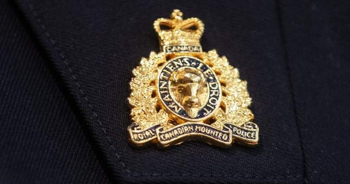 You are currently viewing Vancouver Island man charged after crashing into vehicles, death of man on road