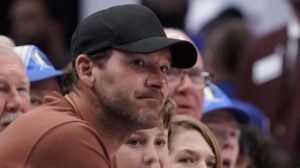 Read more about the article Tony Romo on leave from CBS Sports after arrest in Wisconsin