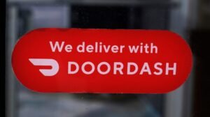 Read more about the article DoorDash expands beyond drivers with new drone delivery program