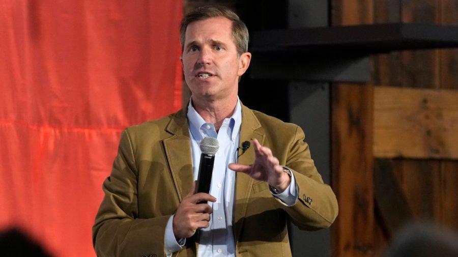 Read more about the article Beshear says McConnell should disclose health details or resign