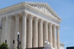 Read more about the article DOJ asks Supreme Court to restore Trump’s mail-in voting executive order