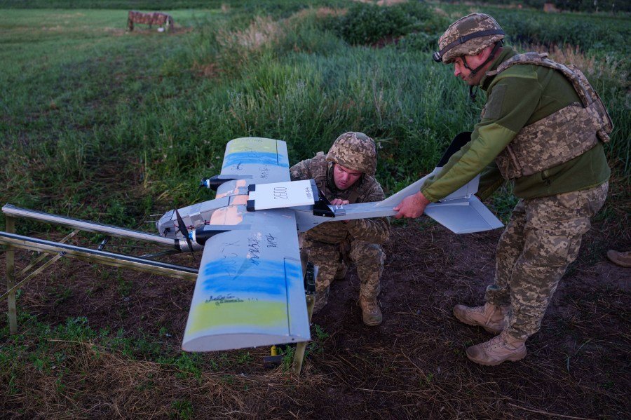 You are currently viewing Ukraine is innovating war — and it’s forcing us into a national drone emergency