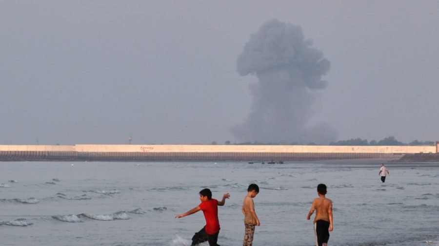 You are currently viewing About two-thirds say Iran war not worth fighting: Survey