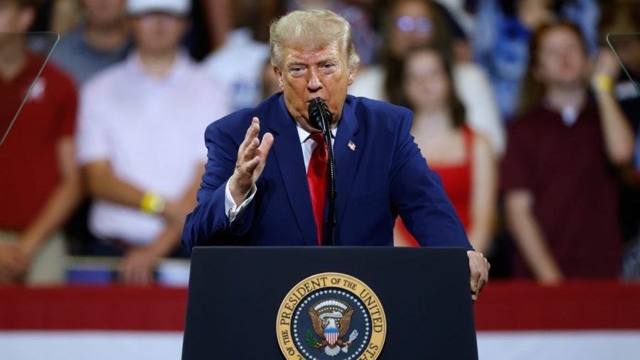 You are currently viewing Watch live: Trump speaks in Michigan