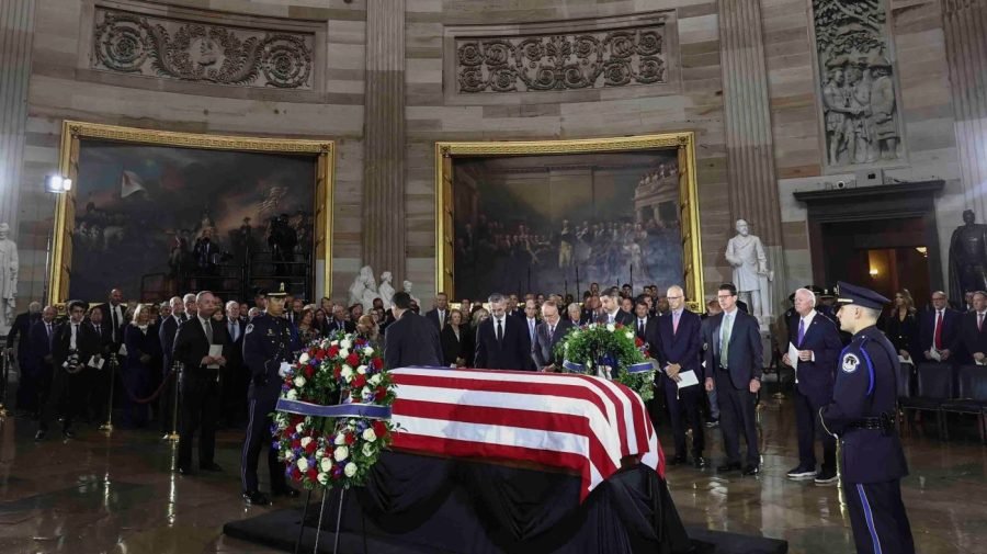 Read more about the article Graham honored with memorial service at US Capitol