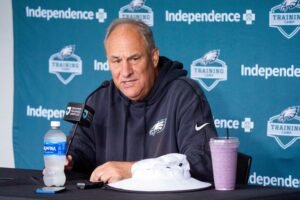 Read more about the article NFL coach jabs at Fauci while taking questions from reporters