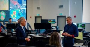 Read more about the article Ottawa halved federal emergency centre staff before wildfire season: union