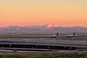 Read more about the article Emotions erupt at Denver airport after ICE detains woman accused of overstaying visa