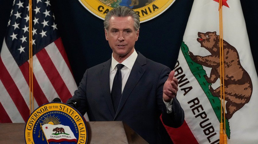 You are currently viewing Former aide shares details of decades-old affair with Newsom in Vanity Fair essay