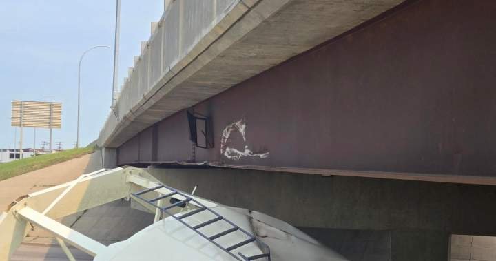Read more about the article Saskatoon traffic snarled as city records 5th known overpass strike of 2026