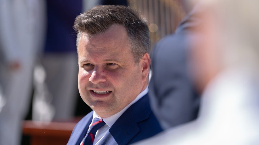You are currently viewing Pulte lingers as intel chief while senators say it’s time for ‘the temp’ to move on