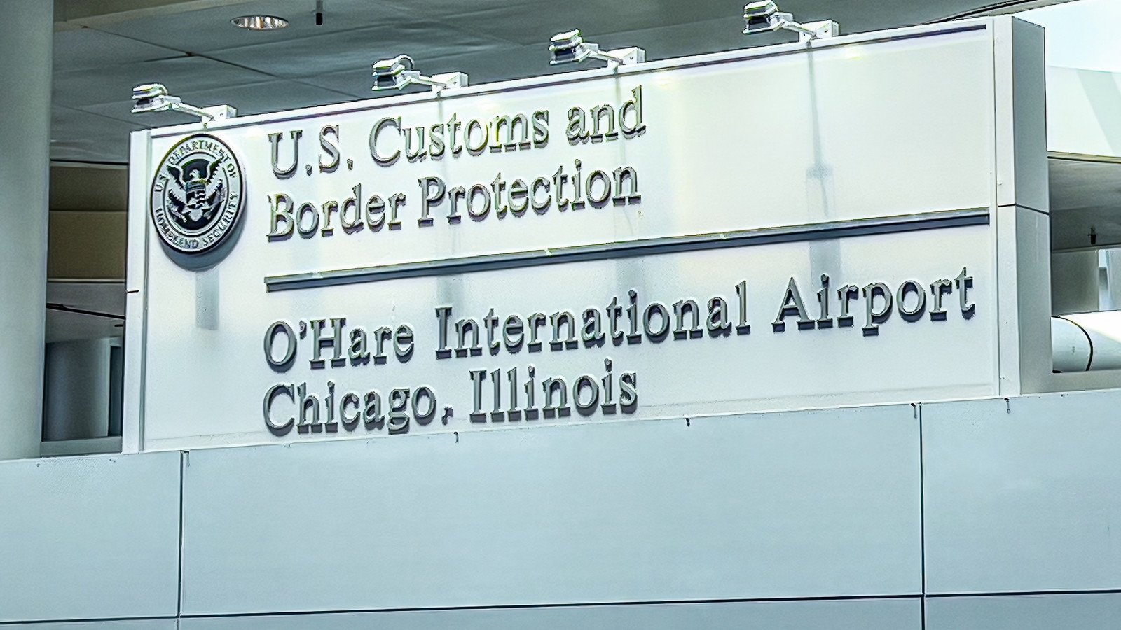 Read more about the article 7 Weirdest U.S. Customs And Border Protection Ban Rules (And Why They Actually Make Sense)