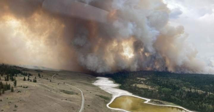 You are currently viewing Loon Lake area evacuation order extends to nearly 1,500 properties due to Pear Lake fire