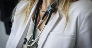 Read more about the article Quebec obstetricians and gynecologists association head to court over pay gap