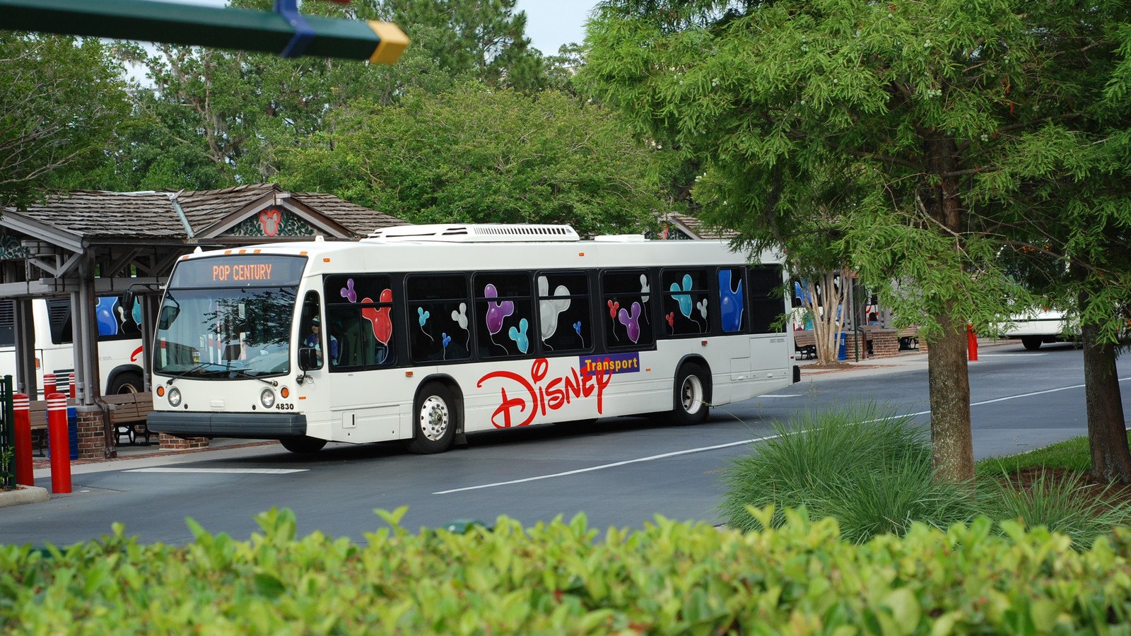 You are currently viewing Disney World Exit Ramp Toward Buena Vista Drive Closes for Nearly Two Hours After Park Bus Catches Fire
