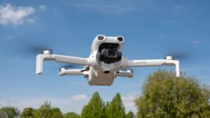 Read more about the article This ultra-light DJI drone has features surprisingly high-end functionality