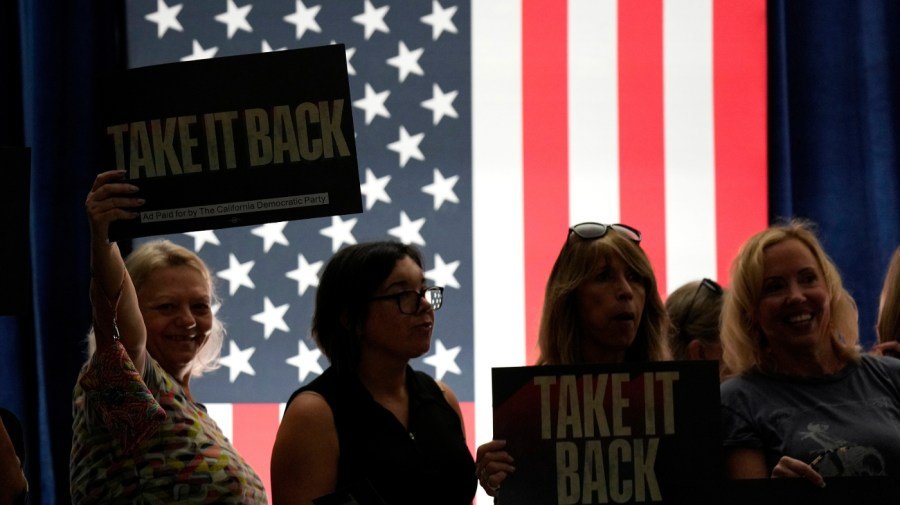 You are currently viewing Democrats are reclaiming the flag. It’s about time